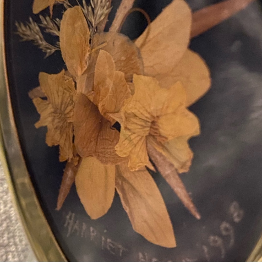 Harriet Hope 1998 Native handcrafted Alaskan pressed flowers in frame #16 - Picture 7 of 7